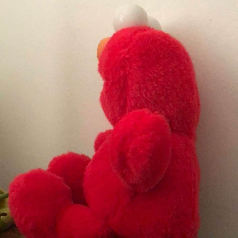 Elmo - Picture 2 of 4